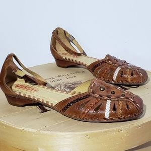 Braided brown leather Spanish Pikolinos sandals